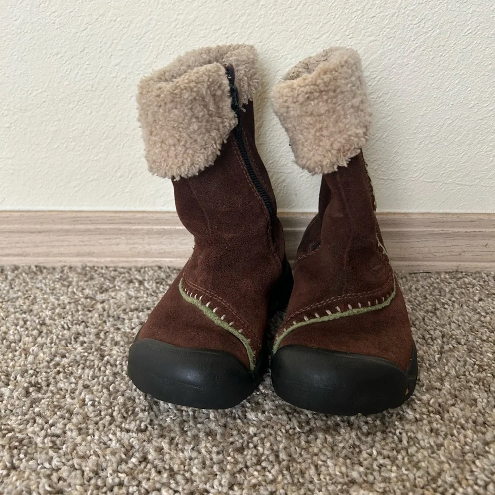 Keen KeenDry Brown Suede Boots Sherpa Lined Toddlers Size 9 Little Girl Winter